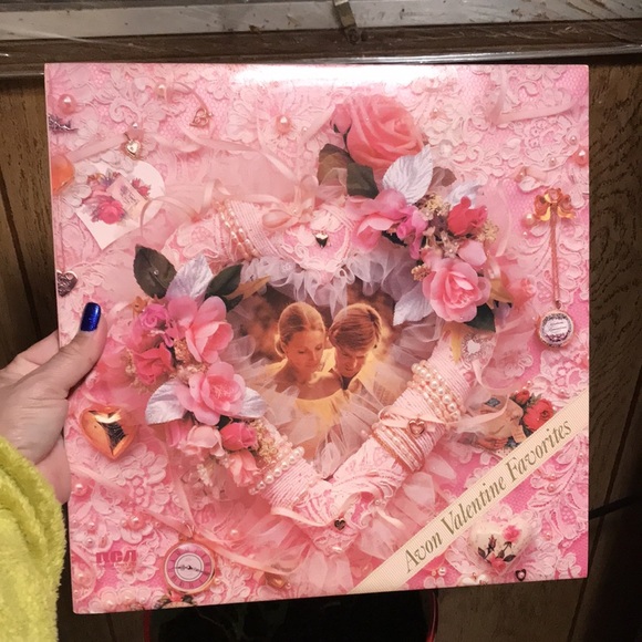 AVON VALENTINE FAVORITES VINYL RECORD - Picture 14 of 16